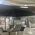 Duraflex zweefparasol dubbele knikfunctie. exclusief (kruis)voet. Swiss Fabrics doek Charcoal (300x300 cm) ~