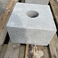 Poer grijs met gat of zonder gat, vierkant gat 4x4cm of rond gat 9cm - 30x30x20 cm. ~