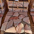 Brazil Rosso flagstones 2,5-4 cm. ~