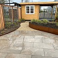 Corten borderpaneel flex 220x28 cm. incl. 3 U profielen, 3 spankettingen en 6 grondpennen ~
