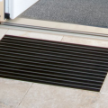 ACO schoonloper alu met zwarte rubber stroken 100x50x2 cm. ~