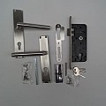 RVS deurbeslagset met slotkast, cilinder en slot tbv tuindeuren Excl. duimen ~