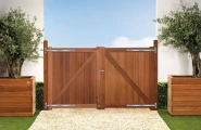 Bangkirai paal geschaafd met diamantkop 110x110x3050mm V-groef bc ~