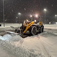 Laadschop met chauffeur t.b.v. sneeuwschuiven