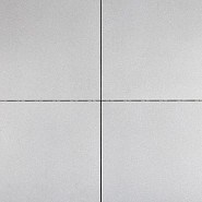 Betontegel Trippel T licht grijs 60x60x4 cm. ~
