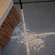 Inveegzand zwart 0,5-1 mm. - zak á 20 kg. ~