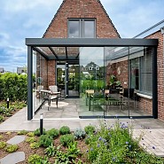Verasol Linea BxD 7000x3500 mm. 3 staanders 9 dakvlakken excl. glas ~