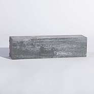 Strakke stapelblok kleurvast 1-zijdig Isola 60x12x10 cm. ~