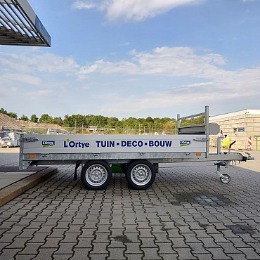 Verhuur aanhangwagen dubbelasser met zijschotten ~