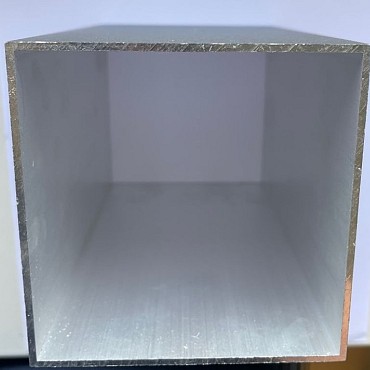 Aluminium Staander 110x110mm L=3000mm Kleur: n.t.b. ~