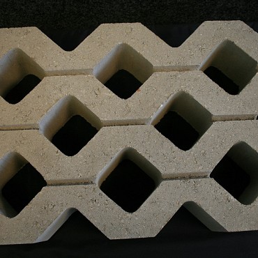 Grasbetontegel 60x40x12 cm. (4,17 stuks/m²) vlak ~