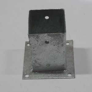 Paalhouders metplaat verzinkt verzwaard plaat 150x150x3 mm met koker 71x71 mm ~