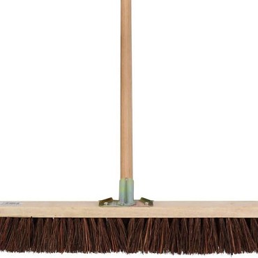 Straatbezem natuurvezel 60cm met steel ~