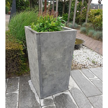 Blue Stone bloembak taps 50x50x100 cm. gezoet ~