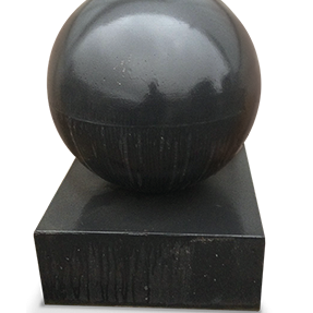 Anti-Inbraak element zwart gecoat 40x40x20 + bol Ø 40 cm. ~