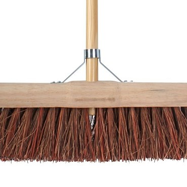 Gemeentebezem 45 cm met steel en stokhouder ~