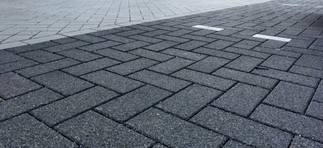 ZOAK waterdoorlatende klinker 20x10x5,5 cm. Zwart ~
