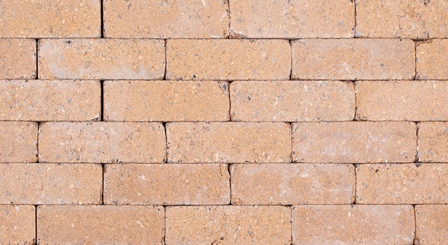 Dikformaat getrommeld geel-witcement 20x6,5x6,5 cm. ~