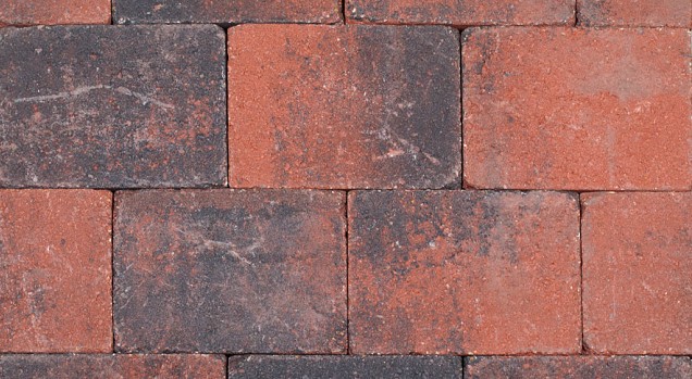 Kobbelstones getrommeld rood-zwart 28x21x7 cm. ~