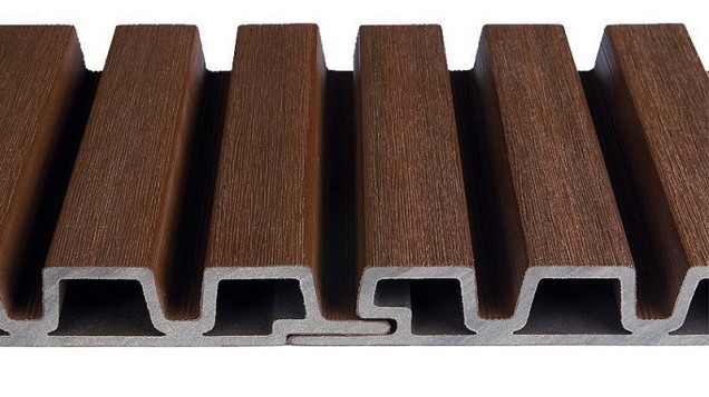 WPC WEO35 Gardenwall Ipé 3,3x17x290 cm. E Klasse (wb 14 cm.) ~