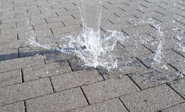 ZOAK waterdoorlatende klinker 20x10x5,5 cm. Donker grijs ~