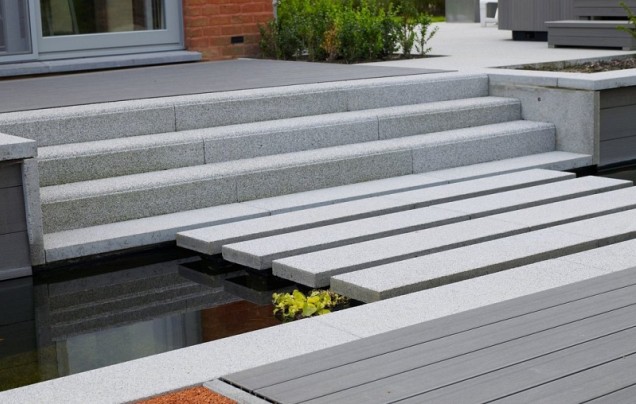 Metal Light Grey Traptrede 50x40x15 cm. ZF (uitlopend 2026) ~