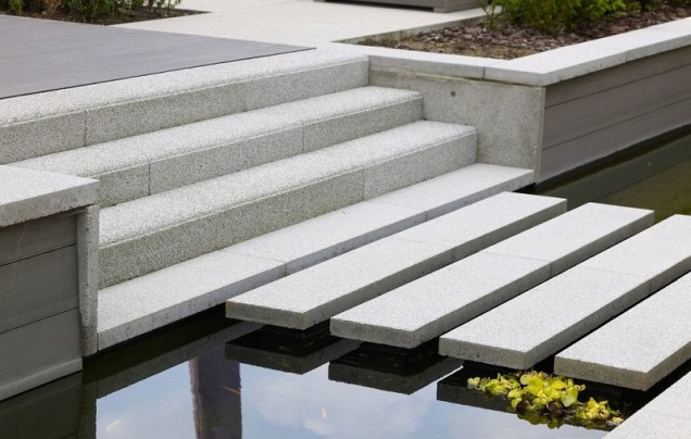 Metal Light Grey Traptrede 50x40x15 cm. ZF (uitlopend 2026) ~