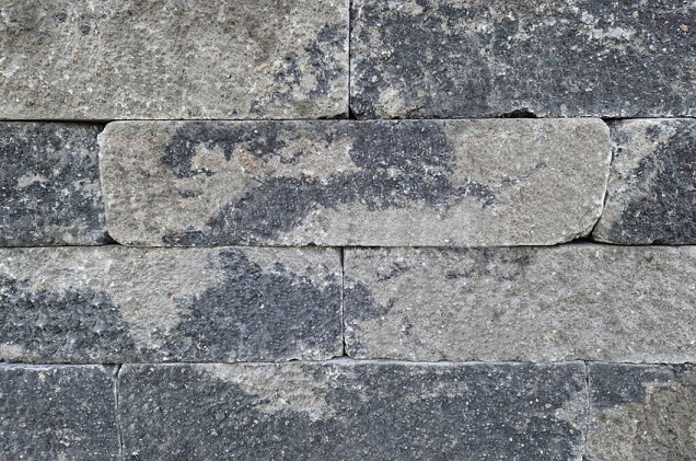 Rockwall XL Dione getrommeld 60x15x15 cm. ~