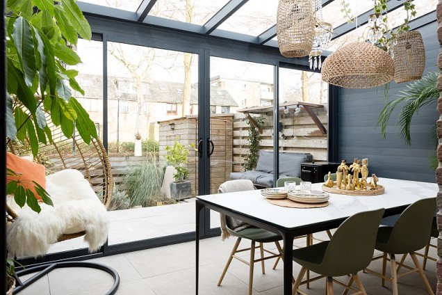 Alu.Schuifpui Cube Type FS S5 (3 rails) 6000Bx2400H mm voorzien van slot kleur: n.t.b. ~