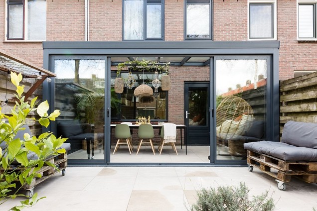 Alu.Schuifpui Type FS S5 (3 rails) 4500Bx2200H mm voorzien van slot kleur: n.t.b. ~