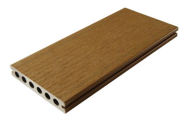 WPC 22,5x138 mm. L=500 cm. Fiberdeck Premium RHK Teak ~