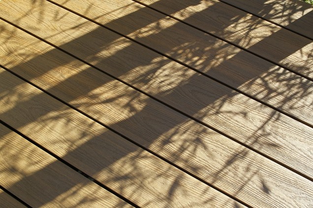 WPC 22,5x210 mm. L=400 cm. Fiberdeck Premium massief Teak ~