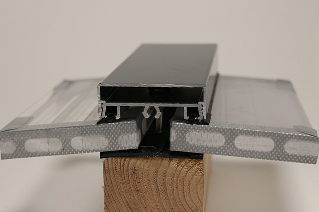 Pext Polycarbonaat Dakpakket - 5060x3000 muuraanbouw - antraciet - excl. glas ~