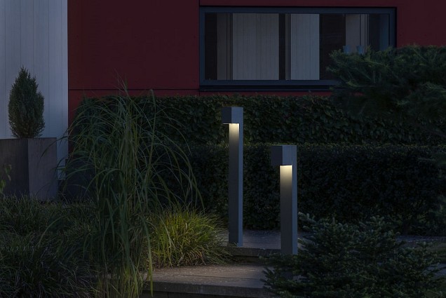 Cremona PowerLED 230V 1-lichts armatuur 100cm, 8W warmwit, 0-90° traploos instelbare stralingshoeken ~