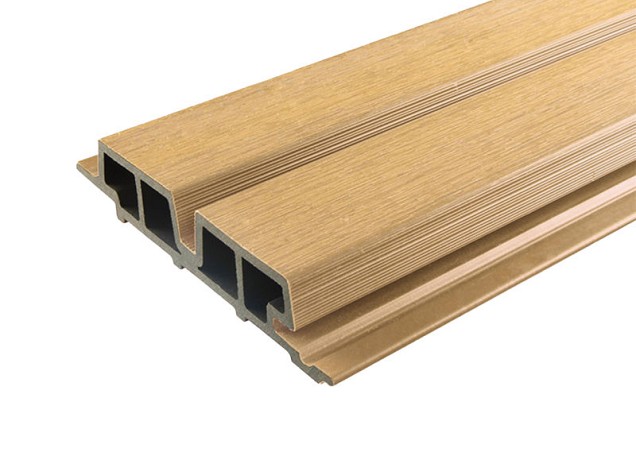 WPC WEO60 Gardenwall Cedar 3,3x17 cm. E Klasse (wb 14 cm.)