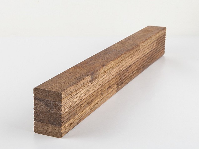 Merbau onderregel 40x60x390 mm. gevingerlast gelamineerd ~