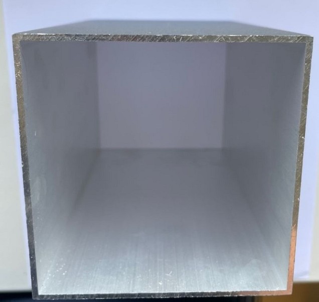 Aluminium Staander 110x110mm L=3000mm Kleur: n.t.b. ~