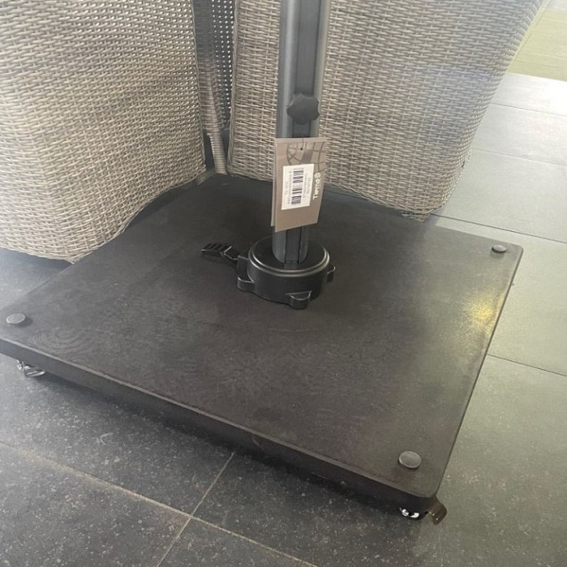 Parasolvoet 90 kg verrijdbare parasolvoetvoor zweefparasols Zwart gepolijst graniet (80x80x5 cm) ~