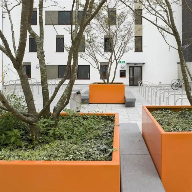 Aluminium bloembak (LxBxH) 50x50x80 cm. (3 mm.) ~