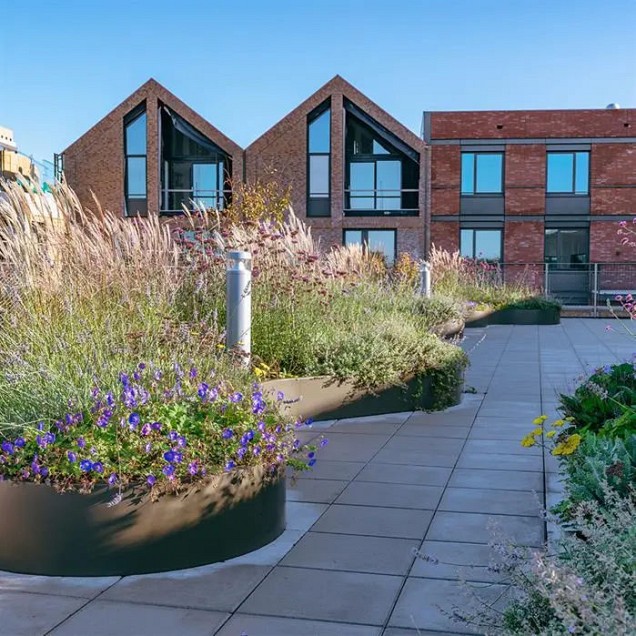 Aluminium keerwand 50 cm. buitenhoek 100 cm. (4 mm.) ~