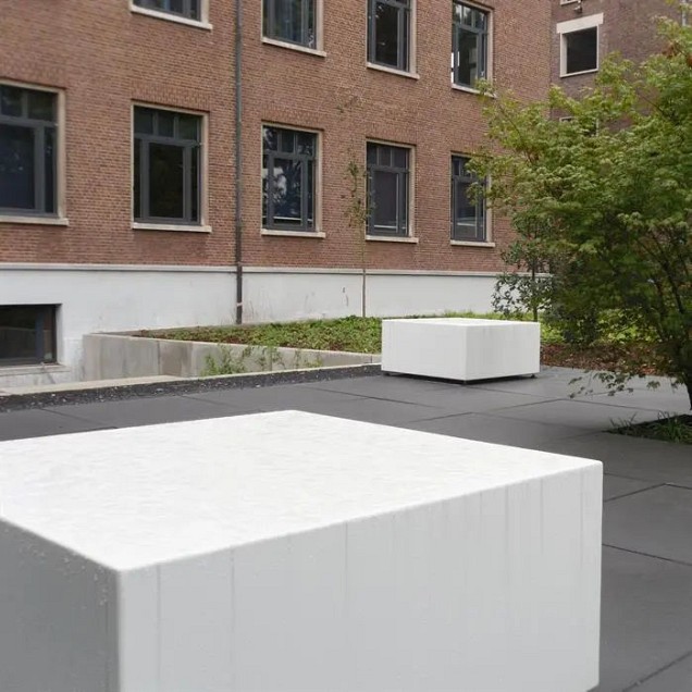 Aluminium sokkel (LxBxH) 50x50x120 cm. (3 mm.) ~