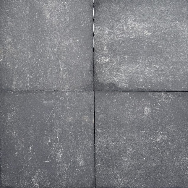 Betontegel zwart-grijs 60x60x4 cm. ~