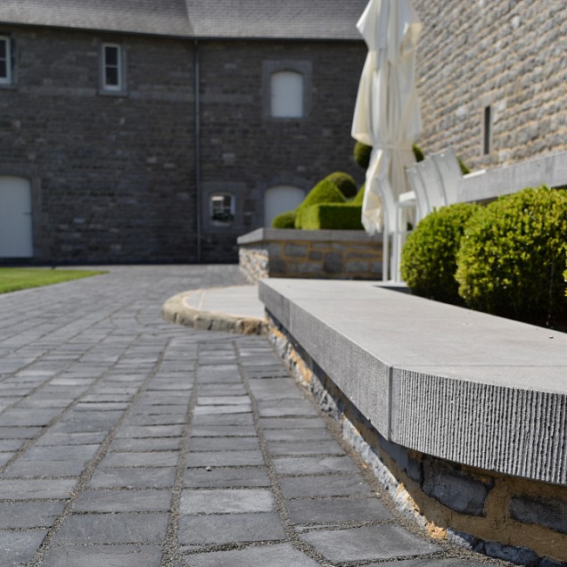Plazza Basalt 15x15x6 cm ~
