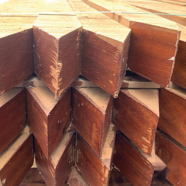 Guariuba paal gezaagd gepunt 70x70x3000 mm bc~