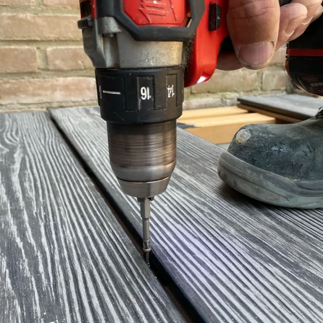 RVS clip Hulk 125 stuks incl. schroeven+bitje zwart ~