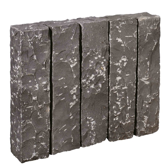 Vietnamese basalt stapelblok bekapt gekloofd 75x12x12 cm. ~