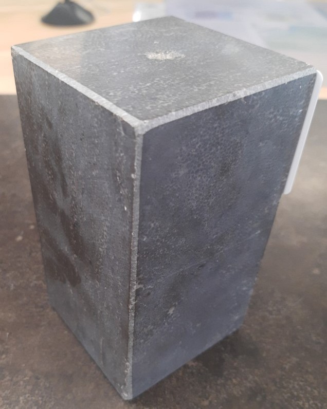 Zuil Spotted Bluestone 15x8x8 cm. gezoet met facet + gat Aktie OP=OP