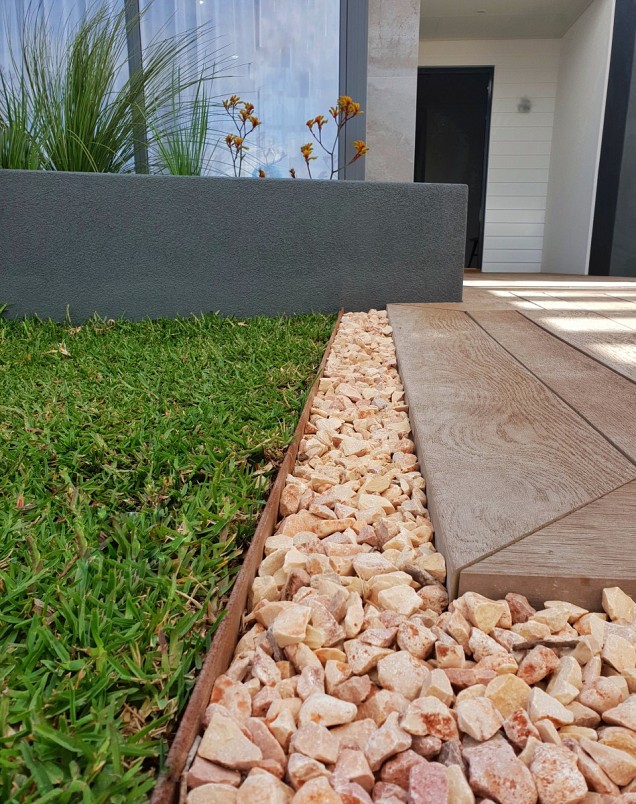 StraightCurve Hardline 220x15 cm. weervast staal (CorTen) (uitlopend 2026) ~