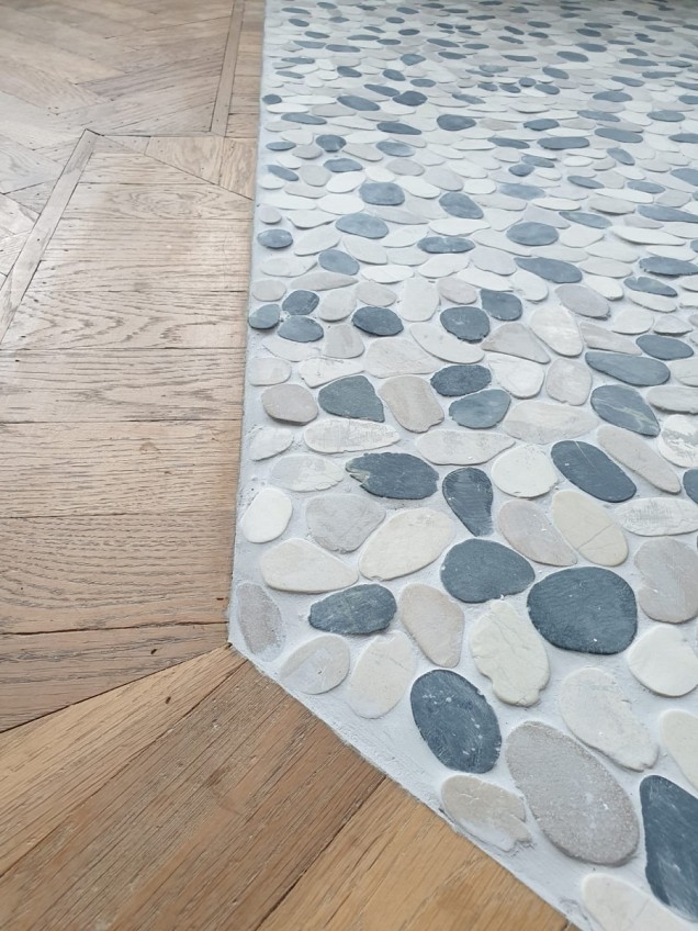 Pebble sliced mix black, white & brown 30x30 cm. ~