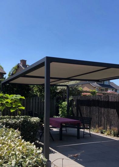 Umbra zonwering, breedte 0-200 cm. Uitval 0-200 cm. Doek: Tibelly, kleur xxxxx ~